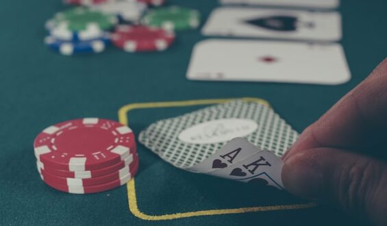 Unveiling the Secrets of Pro Poker Players: Insider Tips for Dominating the Table!